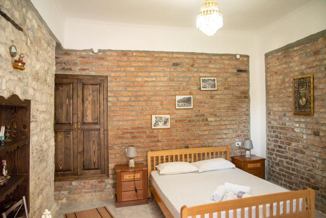Guesthouse Belle View ベラト エクステリア 写真